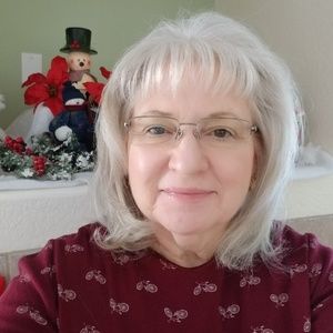 Meet your Posher, Claudia